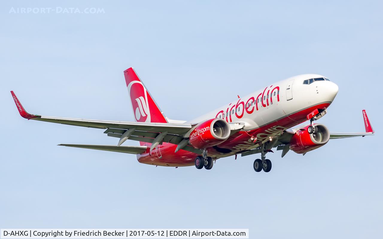 D-AHXG, 2008 Boeing 737-7K5 C/N 35140, on final RW27