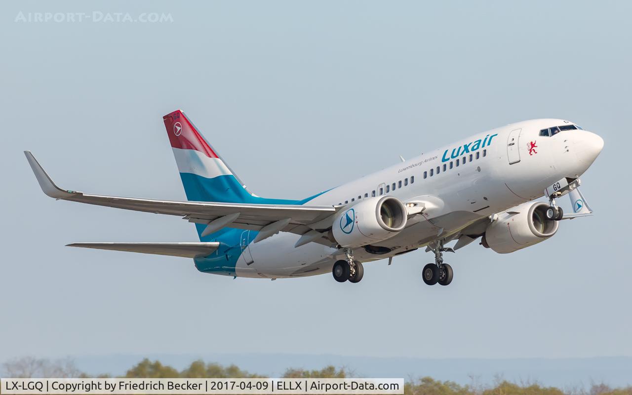 LX-LGQ, 2004 Boeing 737-7C9 C/N 33802, departure via RW24