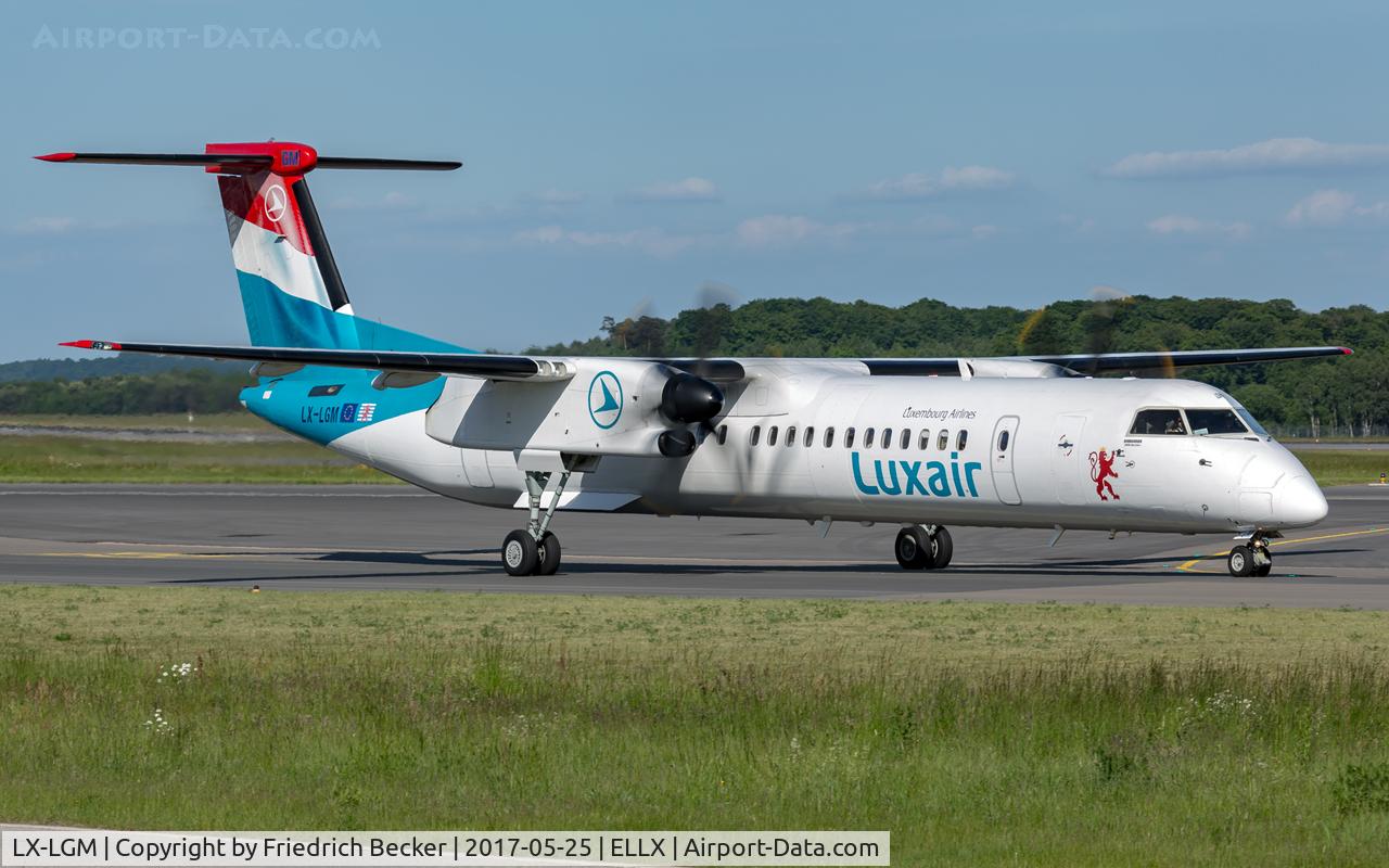 LX-LGM, 2012 De Havilland Canada DHC-8-402Q Dash 8 C/N 4425, taxying to the active
