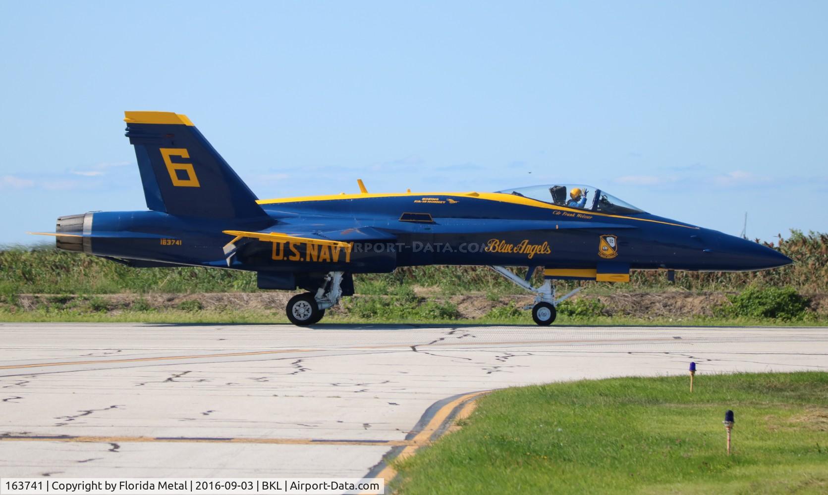 163741, 1989 McDonnell Douglas F/A-18C Hornet C/N 0812/C100, Blue Angels