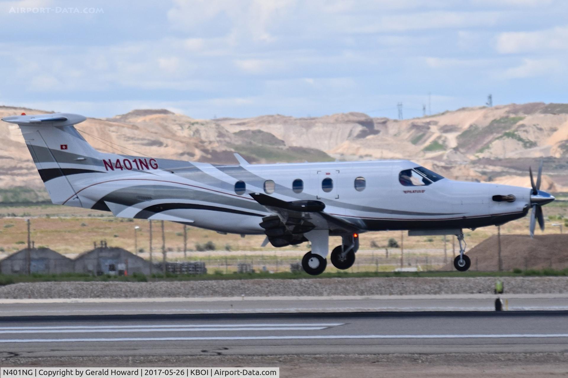 N401NG, 2013 Pilatus PC-12/47E C/N 1401, Landing RWY 28R.