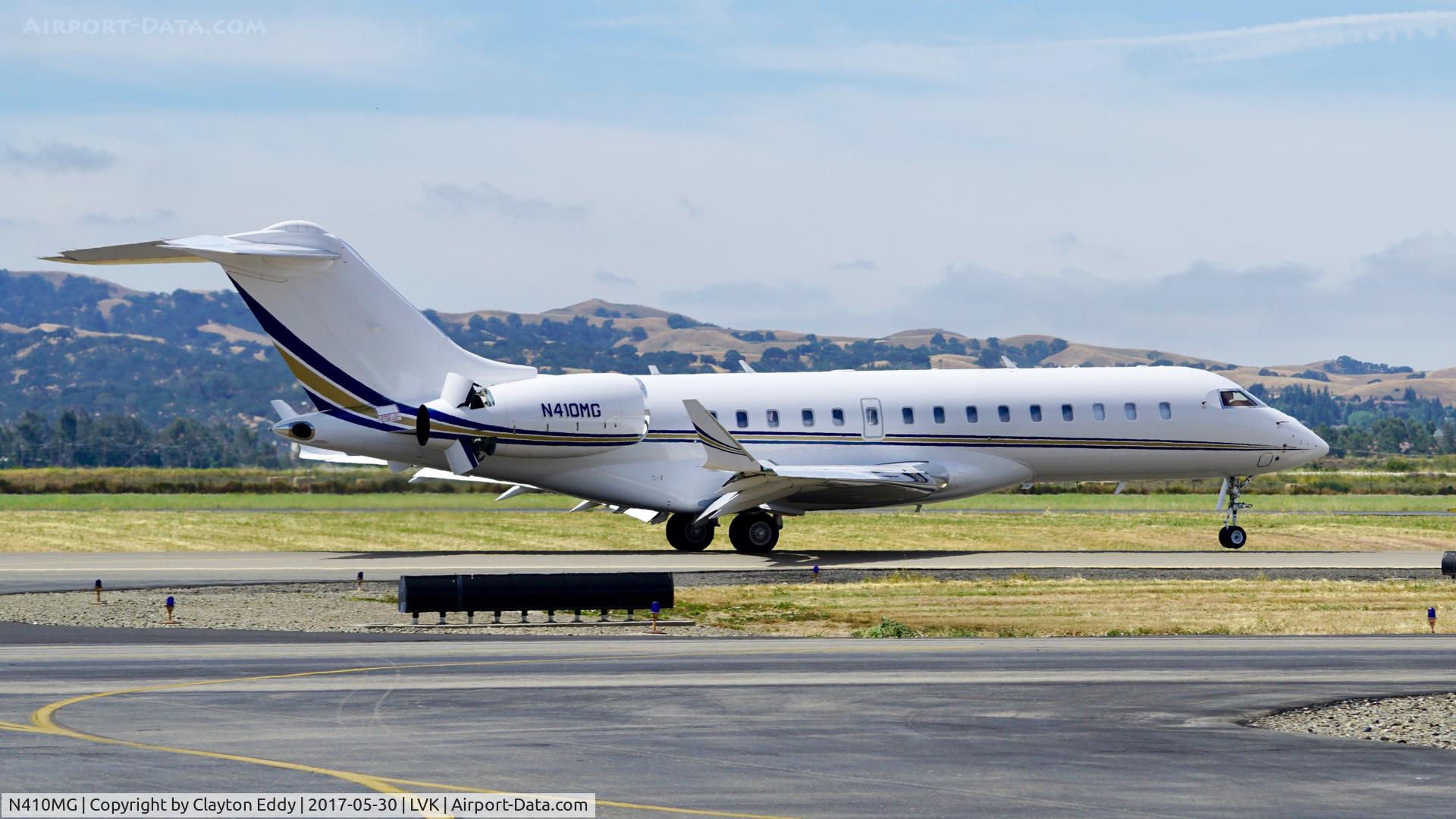 N410MG, 2015 Bombardier BD-700-1A10 Global Express C/N 9689, Livermore Airport California 2017.