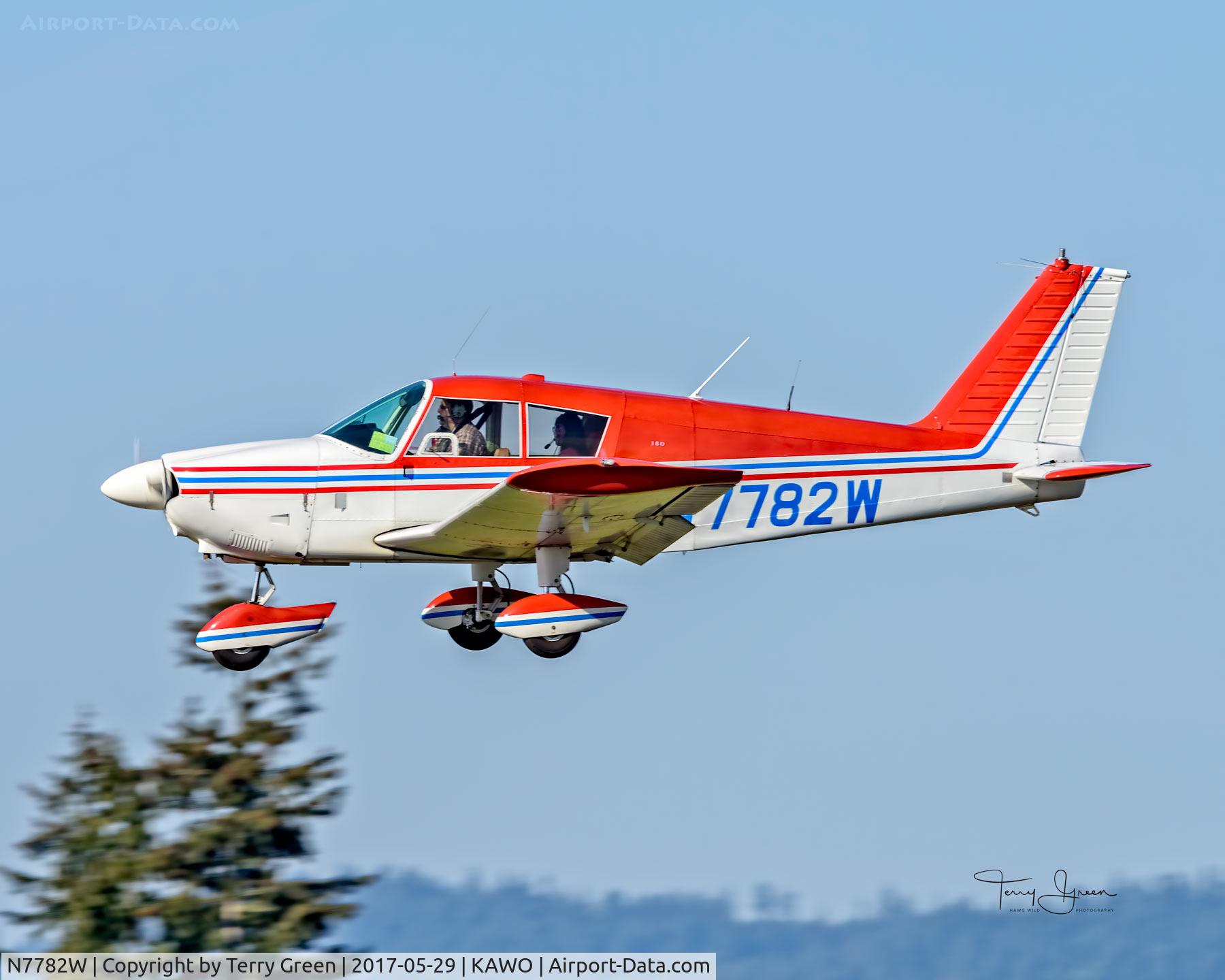 N7782W, 1964 Piper PA-28-180 Cherokee C/N 28-1789, KAWO