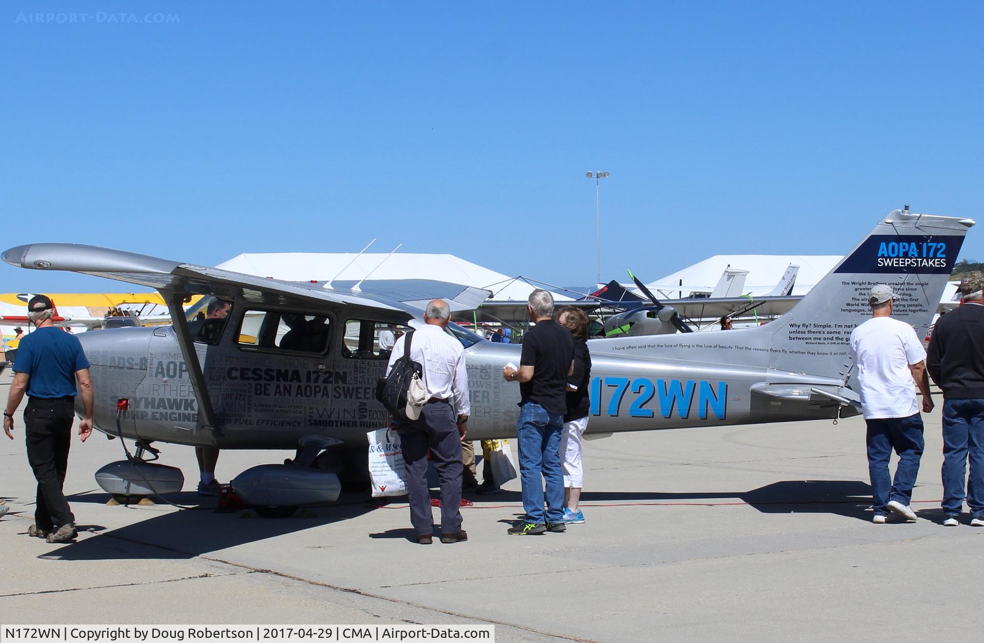 N172WN, 1978 Cessna 172N C/N 17270565, 1978 Cessna 172N SKYHAWK, Lycoming O-360-A4M 180 Hp, AOPA's 2017 SWEEPSTAKES Aircraft-always a good crowd examining it. Experimental class. At AOPA FLY-IN