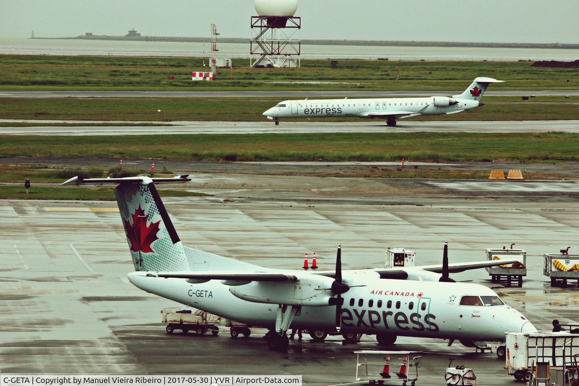 C-GETA, 1989 De Havilland Canada DHC-8-301 Dash 8 C/N 186, Photo taken from YVR Observation Deck