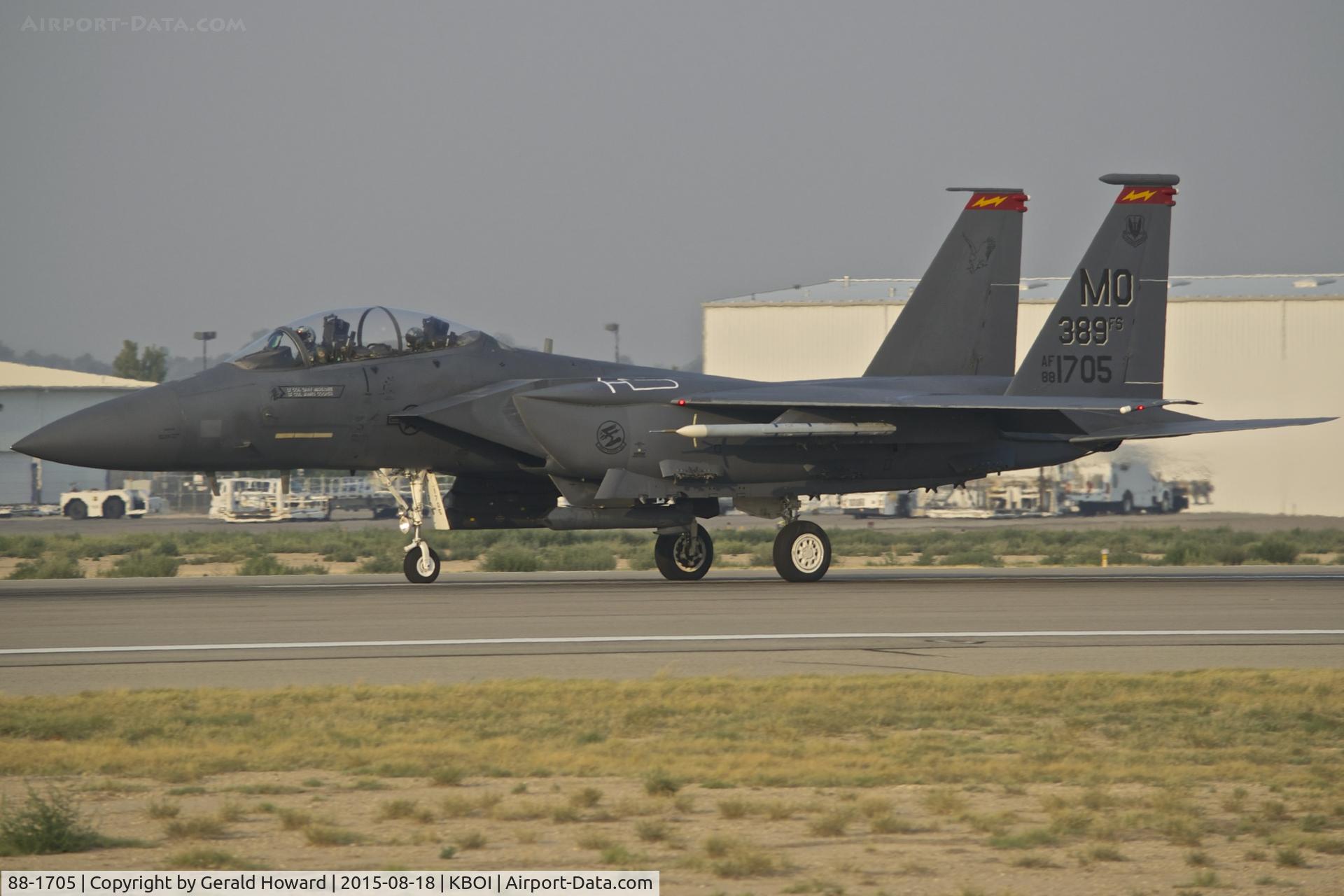 88-1705, 1988 McDonnell Douglas F-15E Strike Eagle C/N 1114/E089, Starting take off roll on RWY 10R.  389th Fighter Sq. 