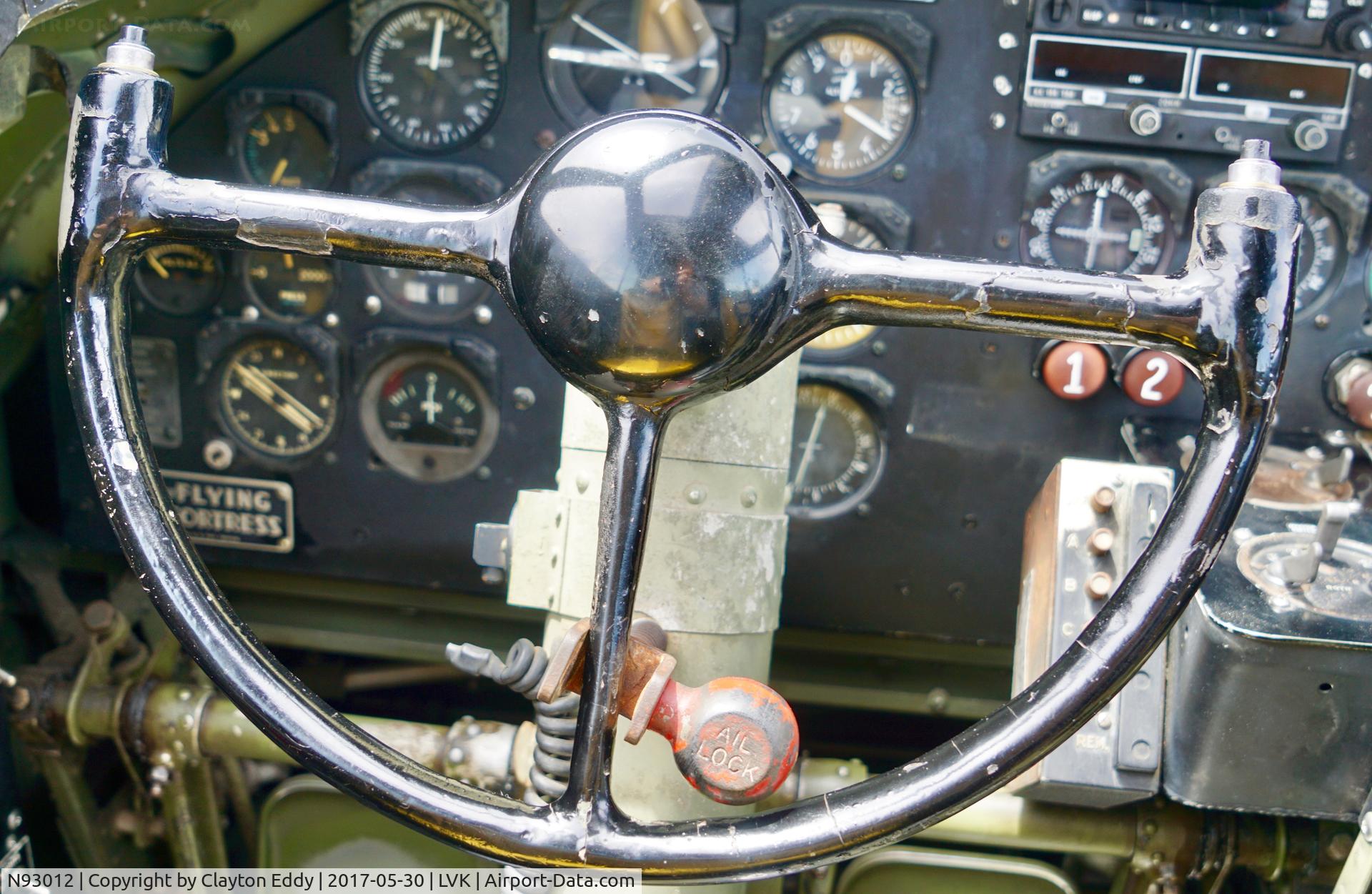N93012, 1944 Boeing B-17G-30-BO Flying Fortress C/N 32264, Livermore Airport California 2017.