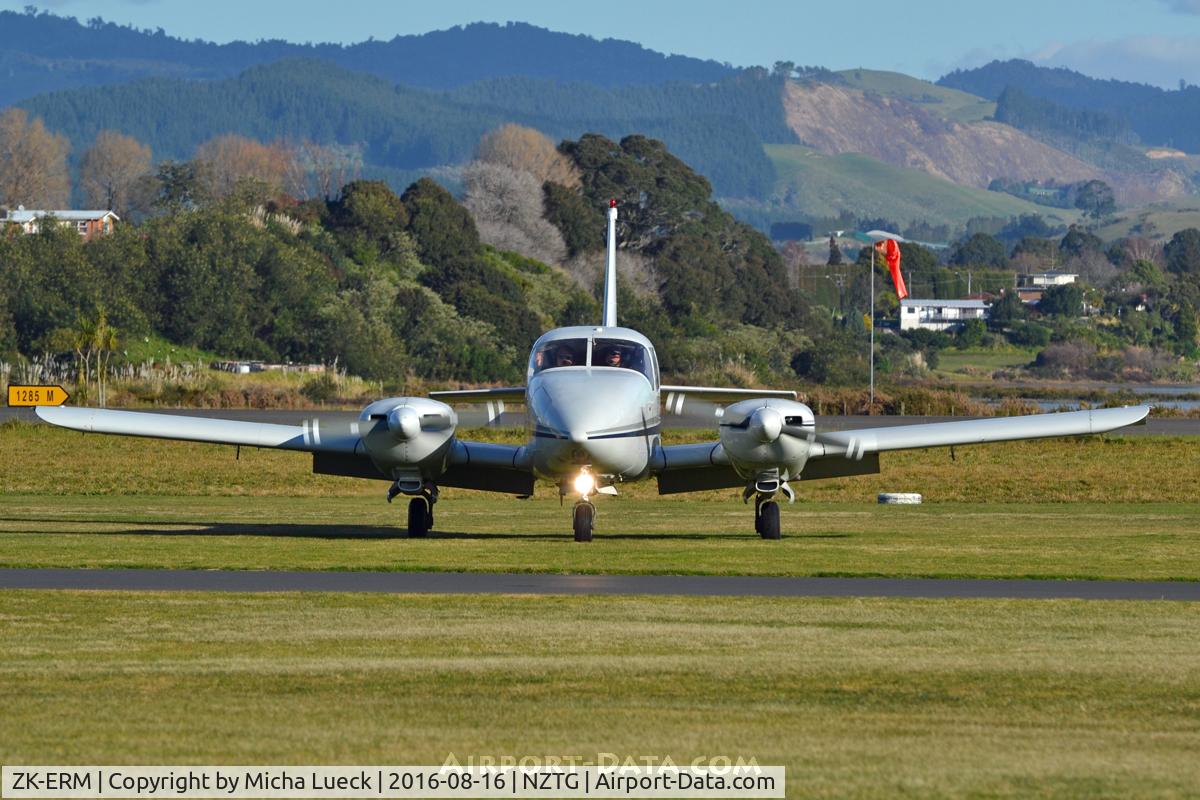 ZK-ERM, Piper PA-23-250 Aztec C/N 27-7405435, At Tauranga