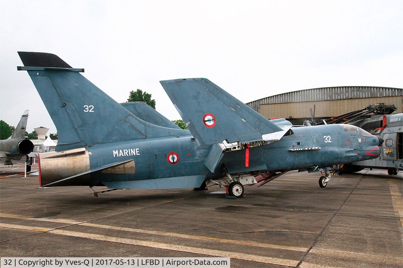 32, Vought F-8E(FN) Crusader C/N 1249, Vought F-8E(FN) Crusader, Preserved  at C.A.E.A museum, Bordeaux-Merignac Air base 106 (LFBD-BOD)