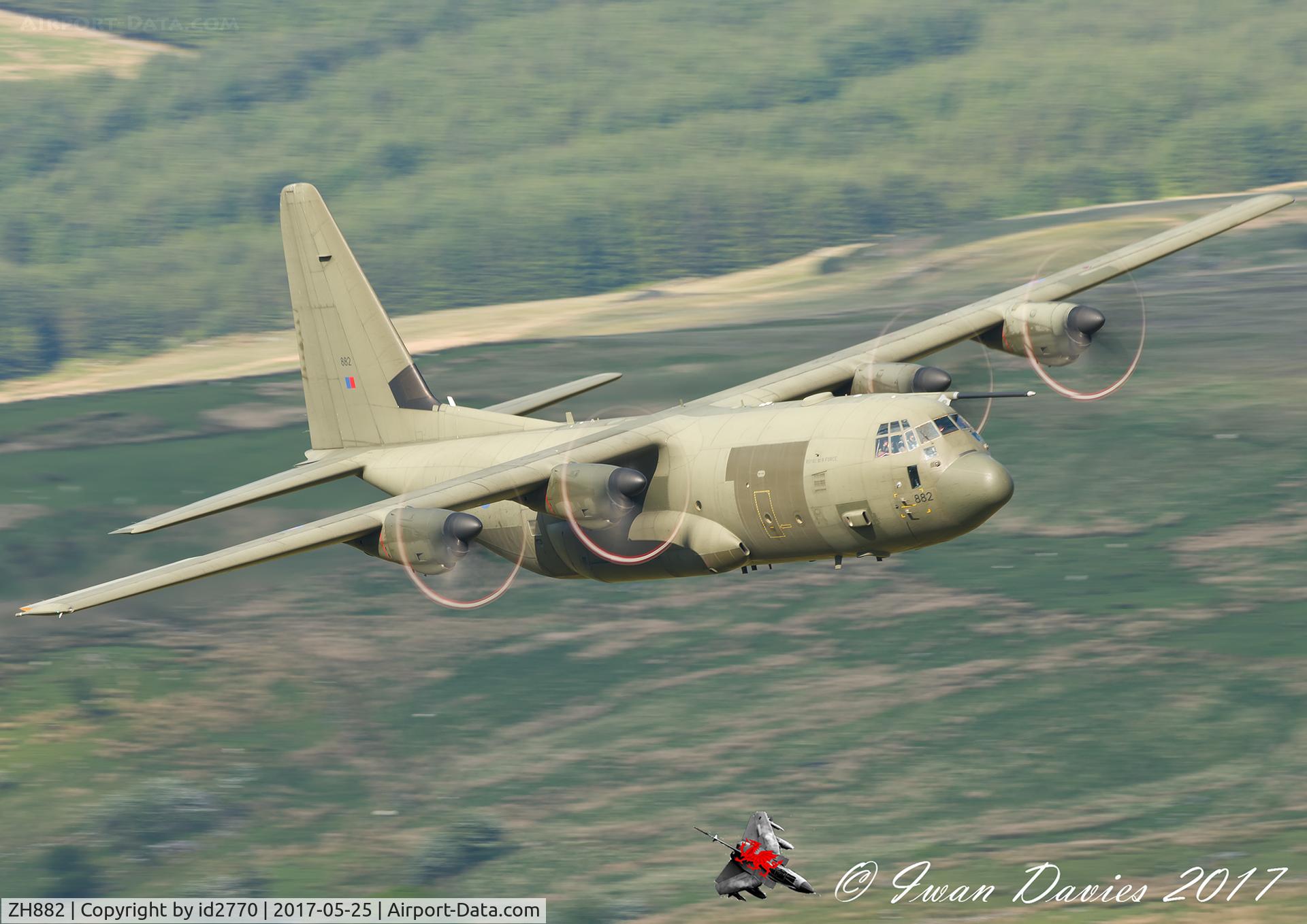 ZH882, 1999 Lockheed Martin C-130J Hercules C.5 C/N 382-5480, ZH882 LFA7