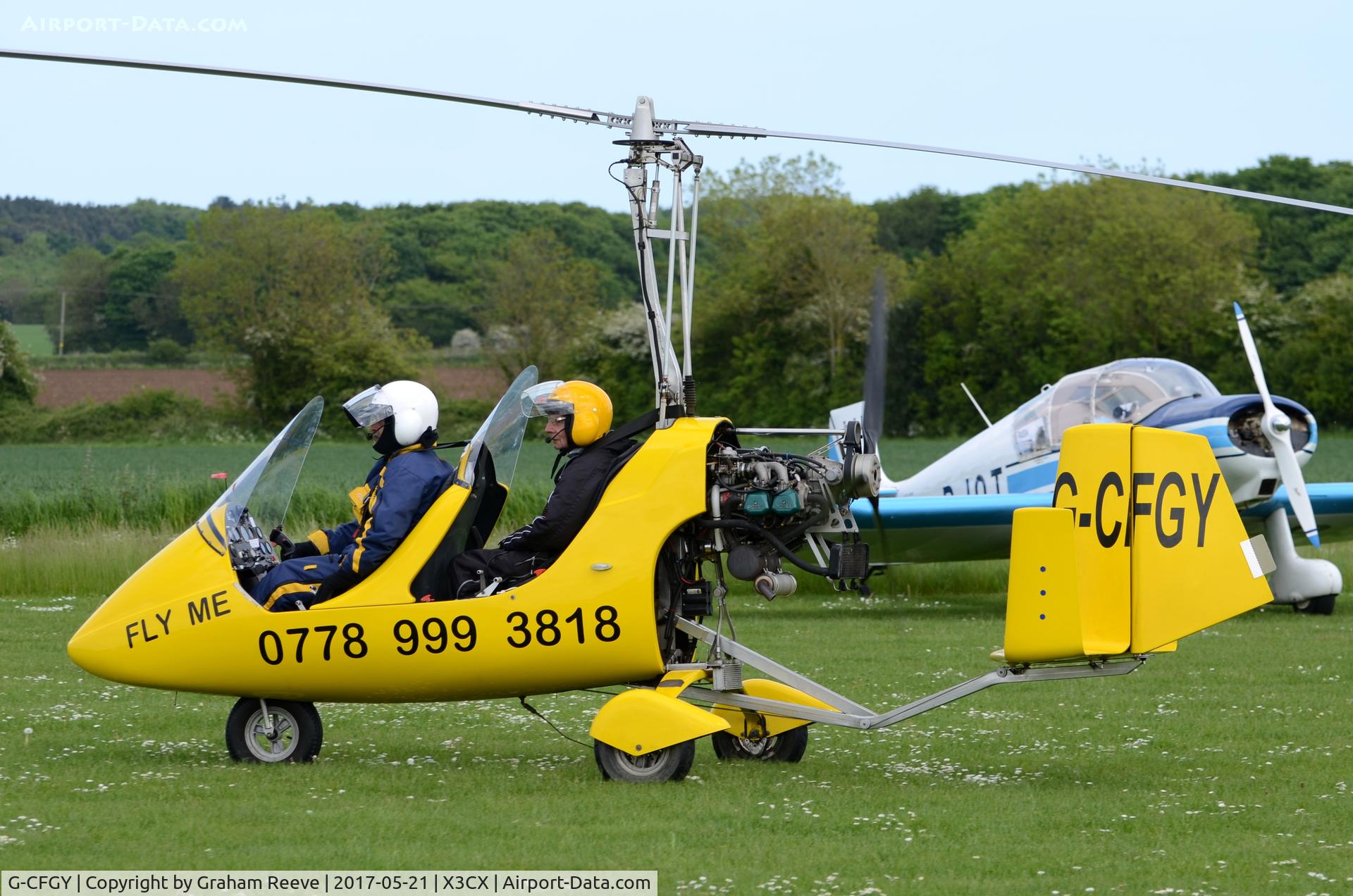 G-CFGY, 2008 Rotorsport UK MT-03 C/N RSUK/MT-03/039, About to depart from Northrepps.