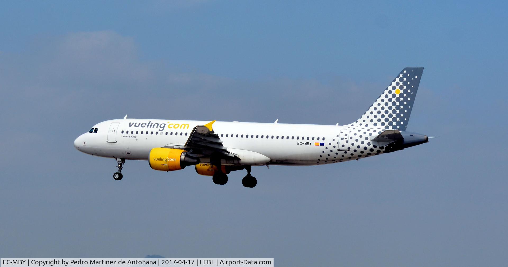 EC-MBY, 2011 Airbus A320-214 C/N 4674, El Prat  -  Barcelona  -  España