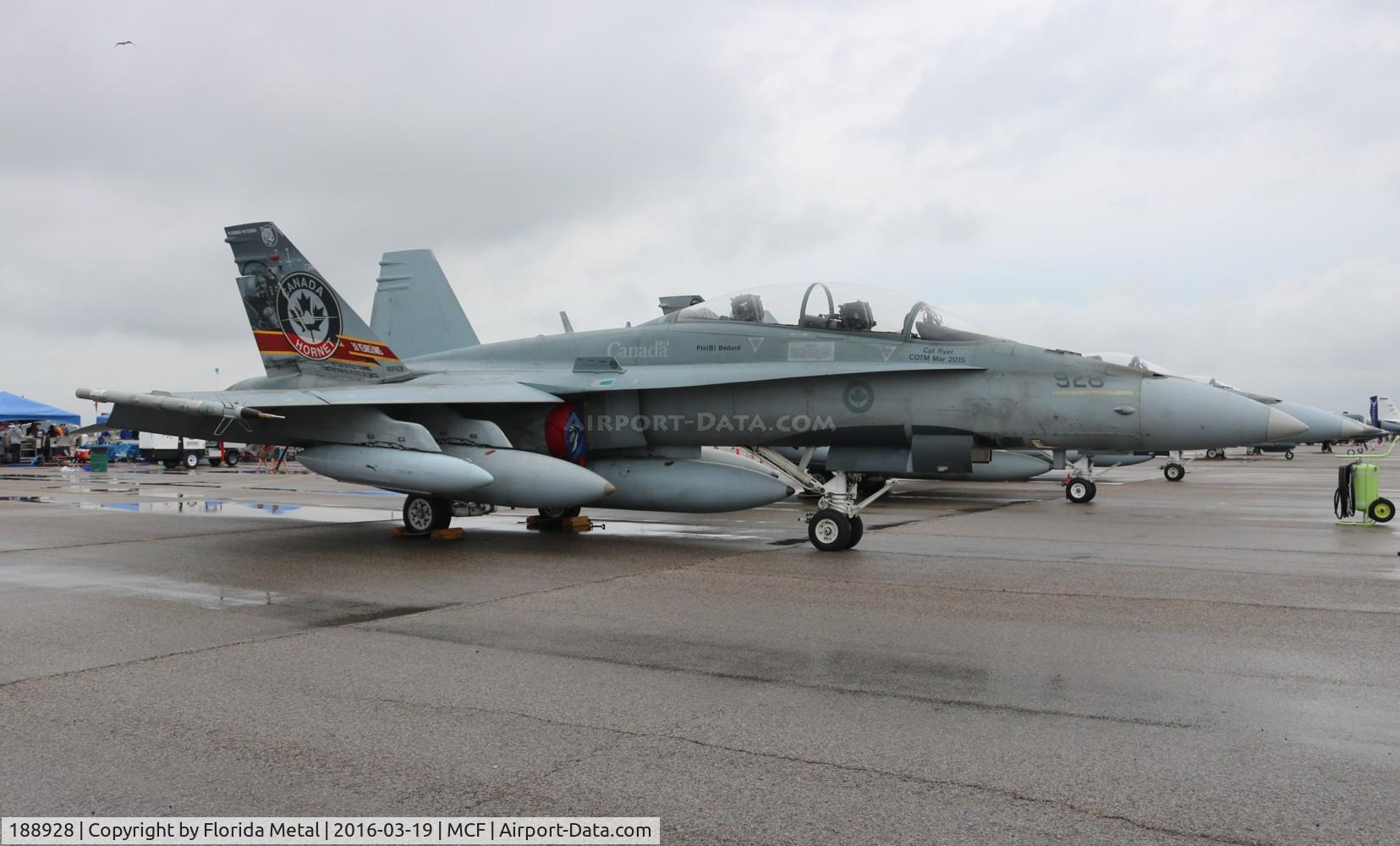 188928, 1988 McDonnell Douglas CF-188B Hornet C/N 688/B099, CF-188B