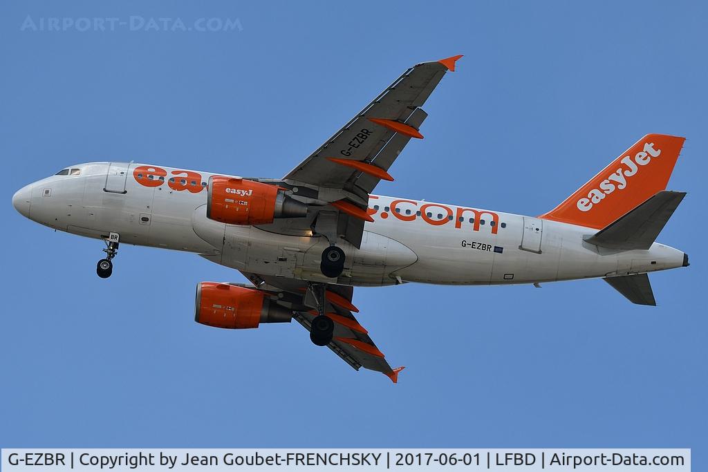 G-EZBR, 2007 Airbus A319-111 C/N 3088, U27638 from Lisbon landing runway 23
