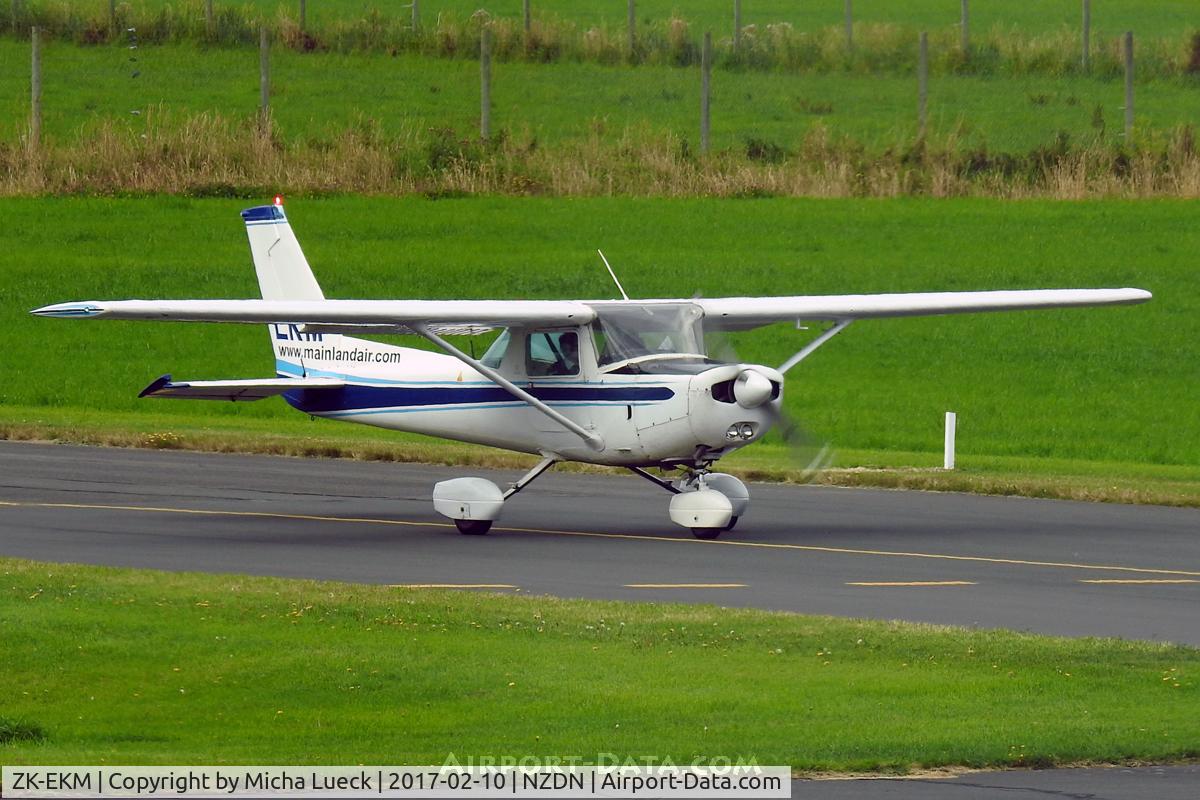 ZK-EKM, Cessna 152 C/N 15280954, At Dunedin