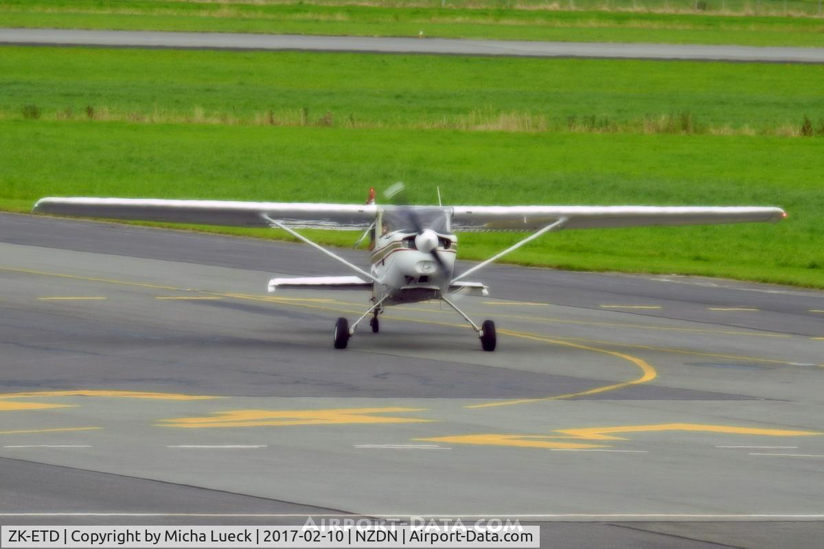 ZK-ETD, Cessna 152 C/N 15284195, At Dunedin