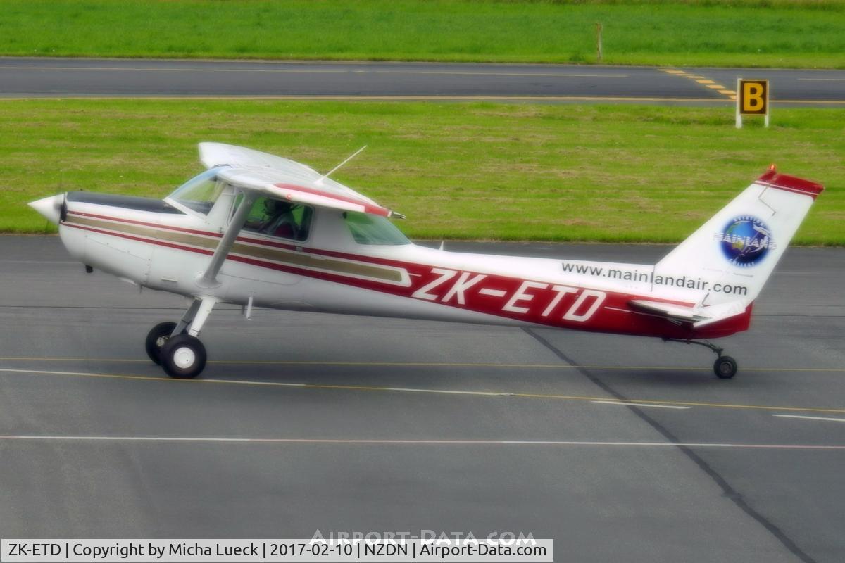 ZK-ETD, Cessna 152 C/N 15284195, At Dunedin