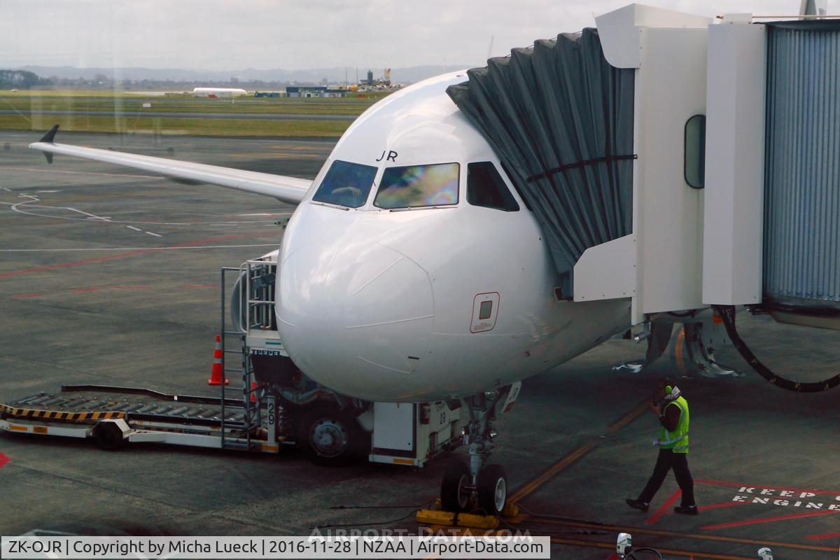 ZK-OJR, 2011 Airbus A320-232 C/N 4884, At Auckland