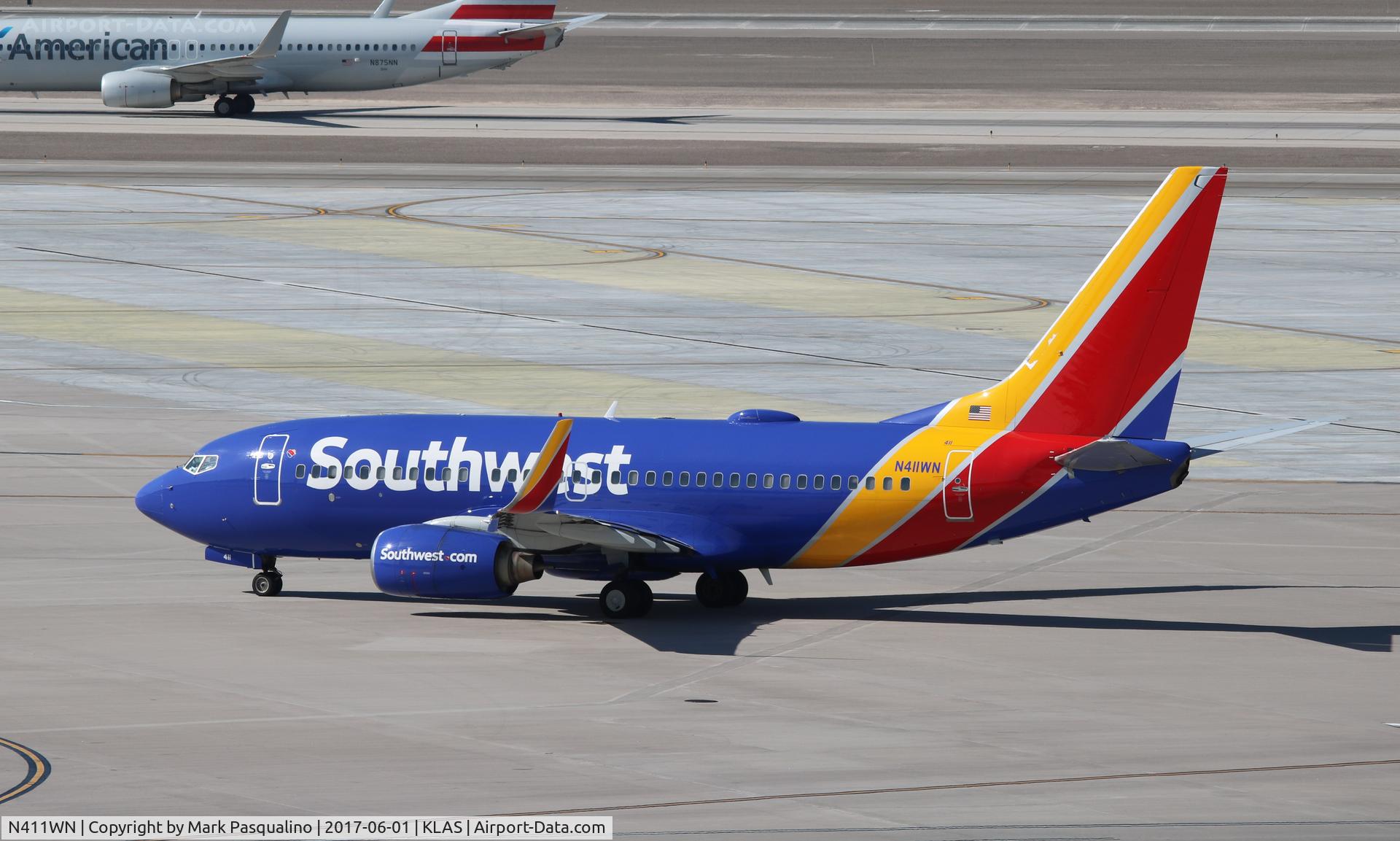 N411WN, 2001 Boeing 737-7H4 C/N 29821, Boeing 737-700
