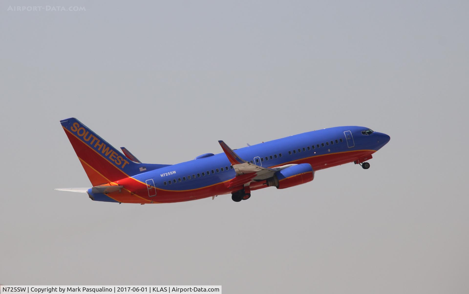 N725SW, 1999 Boeing 737-7H4 C/N 27857, Boeing 737-700