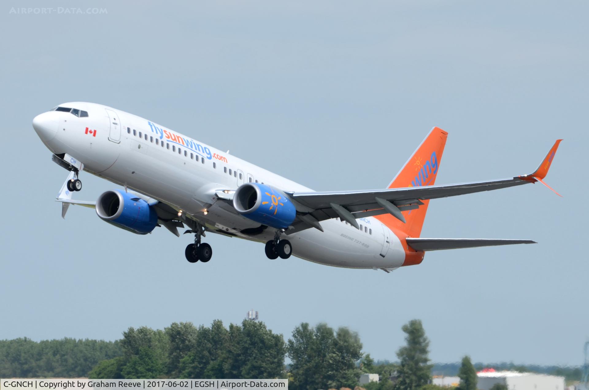 C-GNCH, 2014 Boeing 737-81D C/N 39438, Departing from Norwich.