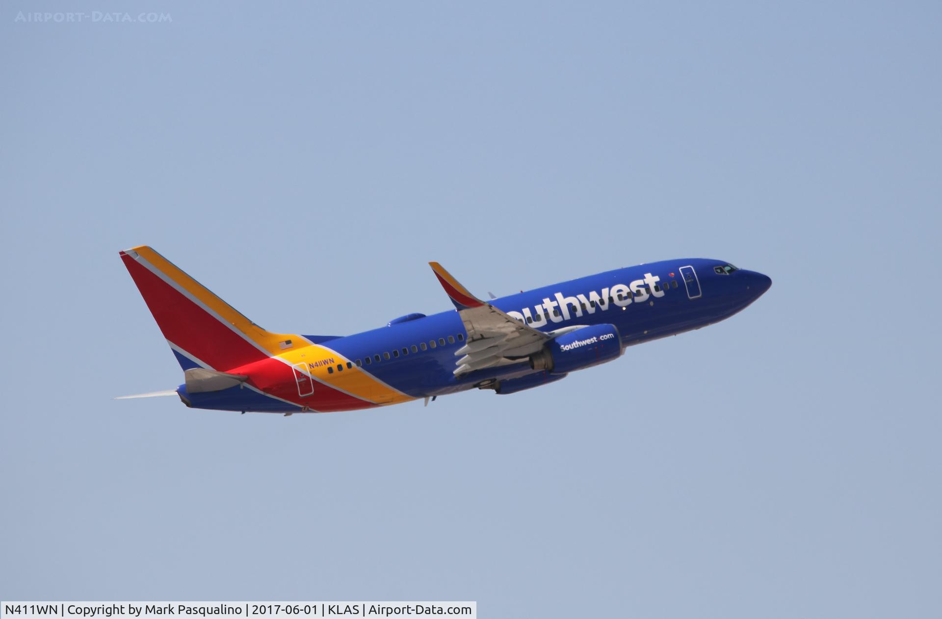 N411WN, 2001 Boeing 737-7H4 C/N 29821, Boeing 737-700