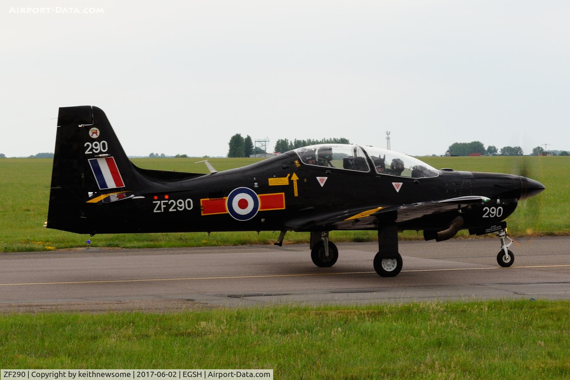 ZF290, 1991 Short S-312 Tucano T1 C/N S088/T61, Leaving Norwich.