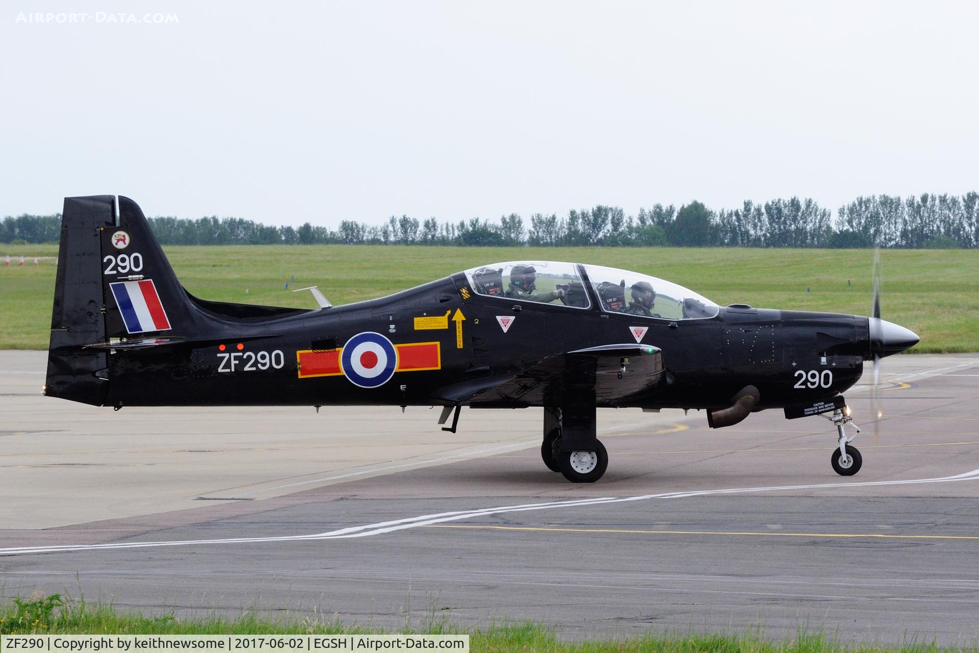 ZF290, 1991 Short S-312 Tucano T1 C/N S088/T61, Leaving Norwich.