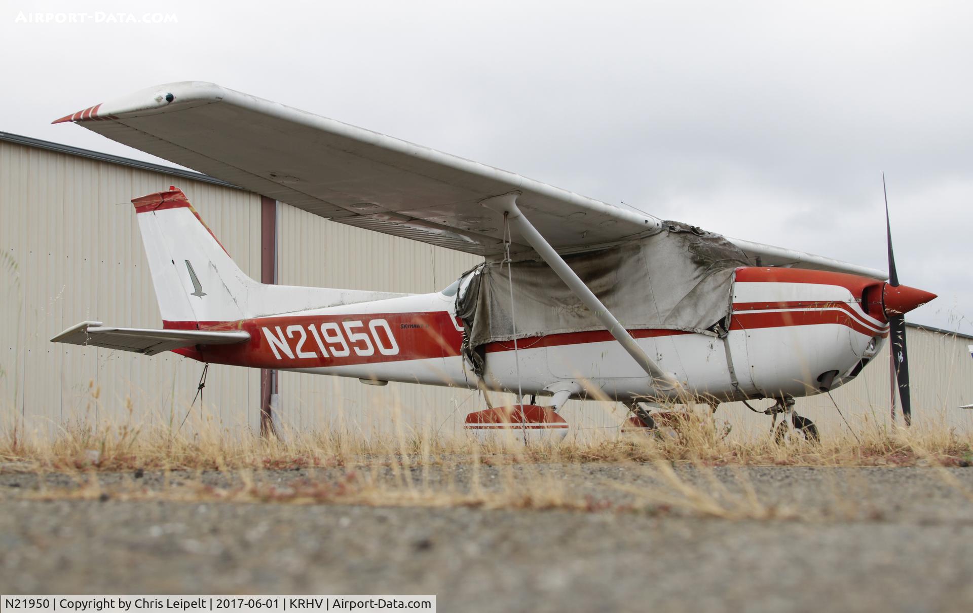 N21950, 1975 Cessna 172M C/N 17264046, Locally based 1975 Cessna 172M rotting on the ramp at Reid Hillview Airport, San Jose, CA.