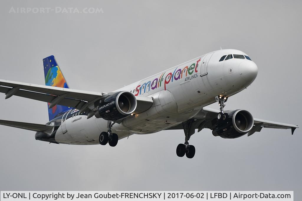 LY-ONL, 2010 Airbus A320-214 C/N 4489, Small Planet Airlines S56156 from Palerme landing runway 23
