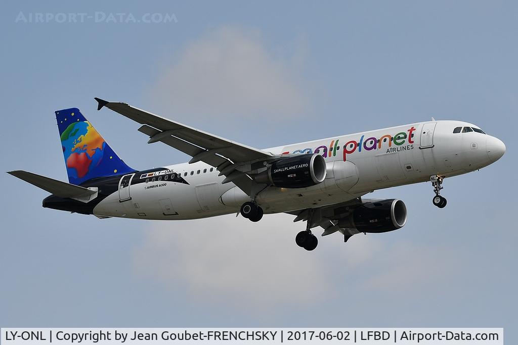 LY-ONL, 2010 Airbus A320-214 C/N 4489, Small Planet Airlines S56156 from Palerme landing runway 23