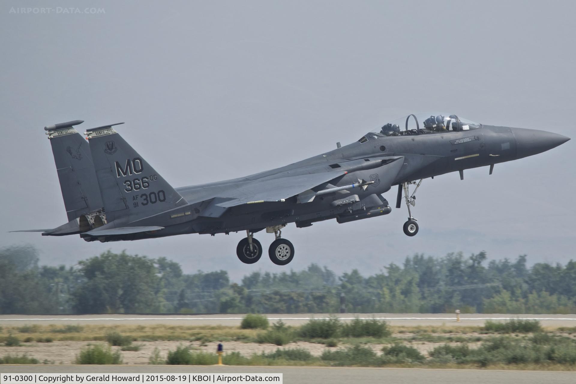 91-0300, 1991 McDonnell Douglas F-15E Strike Eagle C/N 1207/E165, Landing RWY 10R.  366th Fighter Wing, Mountain Home AFB, Idaho.