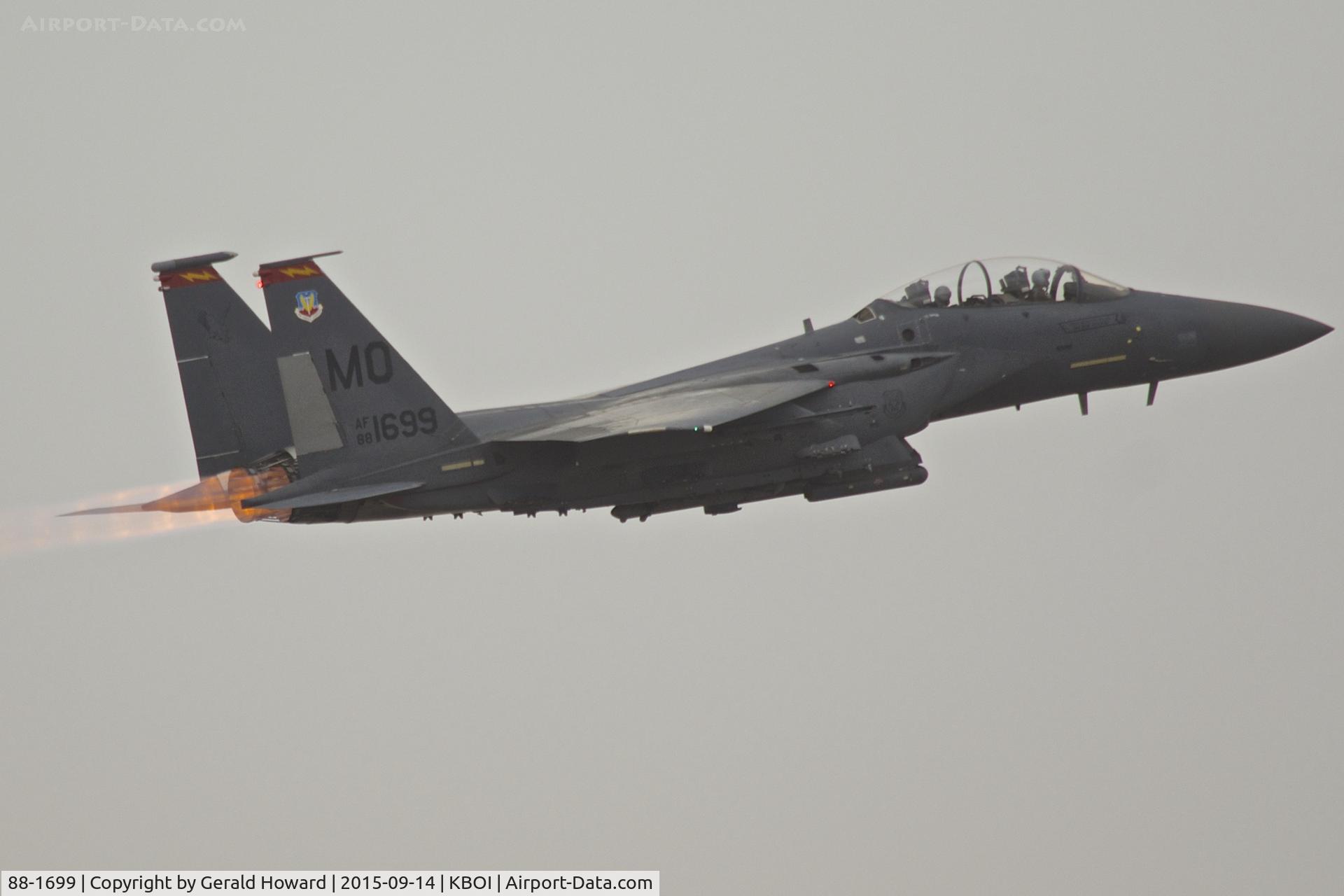 88-1699, 1988 McDonnell Douglas F-15E Strike Eagle C/N 1108/E083, Departing RWY 10R. 389TH Fighter Sq. 