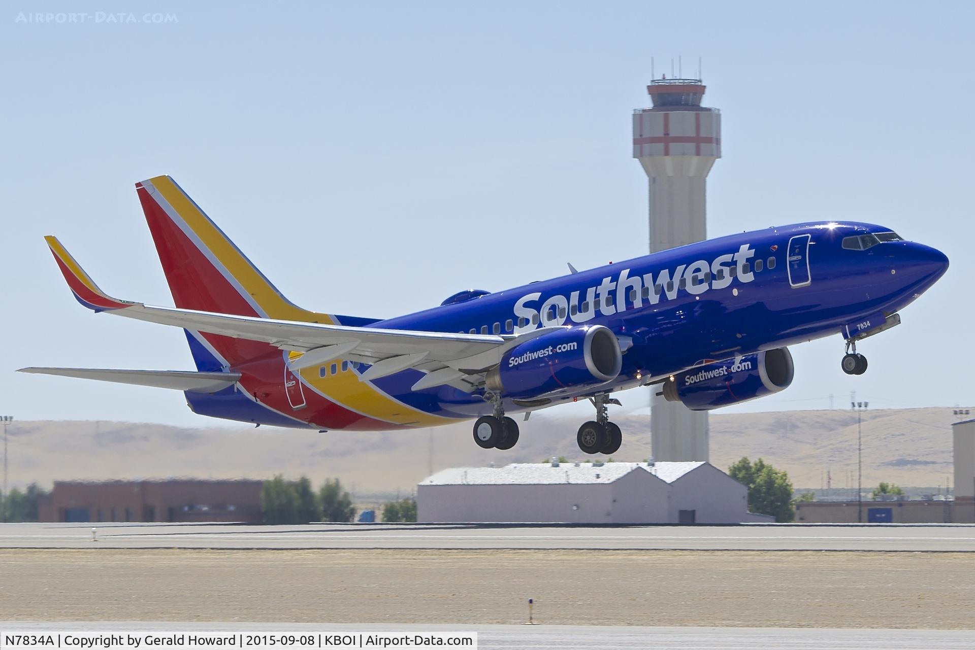 N7834A, 2004 Boeing 737-752 C/N 33789, Departure from RWY 28R.