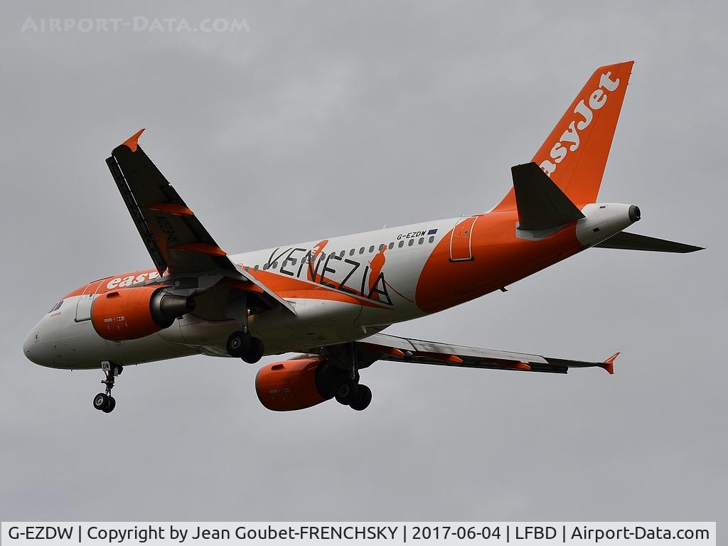 G-EZDW, 2008 Airbus A319-111 C/N 3746, EasyJet (Venezia Livery) U28019	from LGW