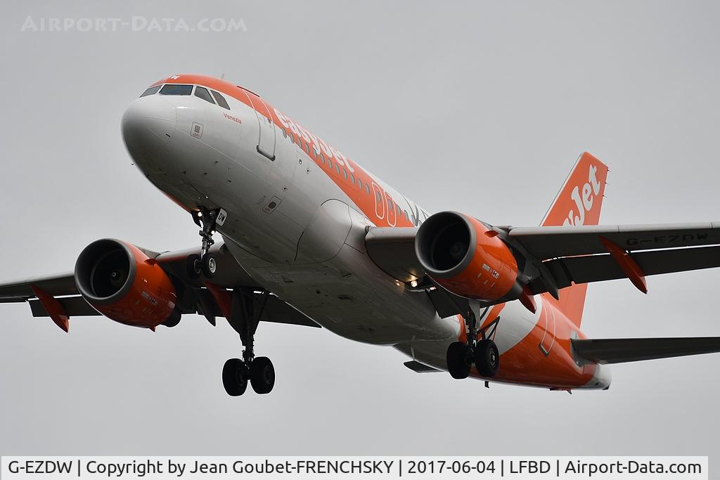 G-EZDW, 2008 Airbus A319-111 C/N 3746, EasyJet (Venezia Livery) U28019	from LGW