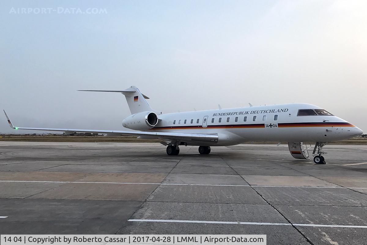 14 04, 2011 Bombardier BD-700-1A11 Global 5000 C/N 9417, Park 8