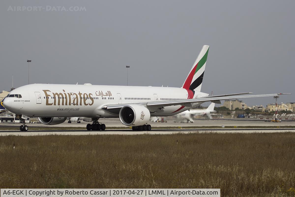 A6-EGK, 2011 Boeing 777-31H/ER C/N 41071, Runway 13
