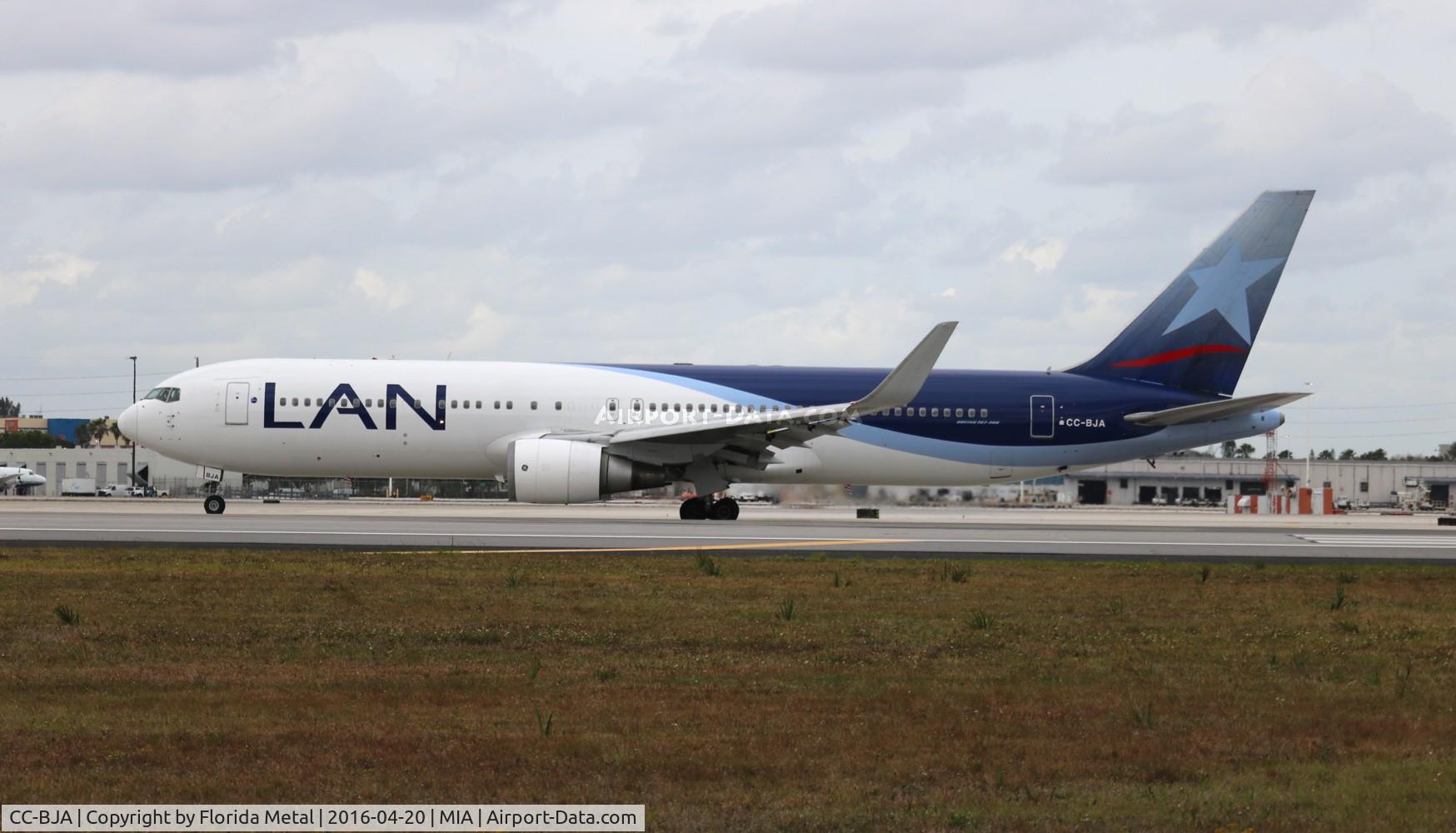 CC-BJA, 1996 Boeing 767-316/ER C/N 26329, LAN 767-300