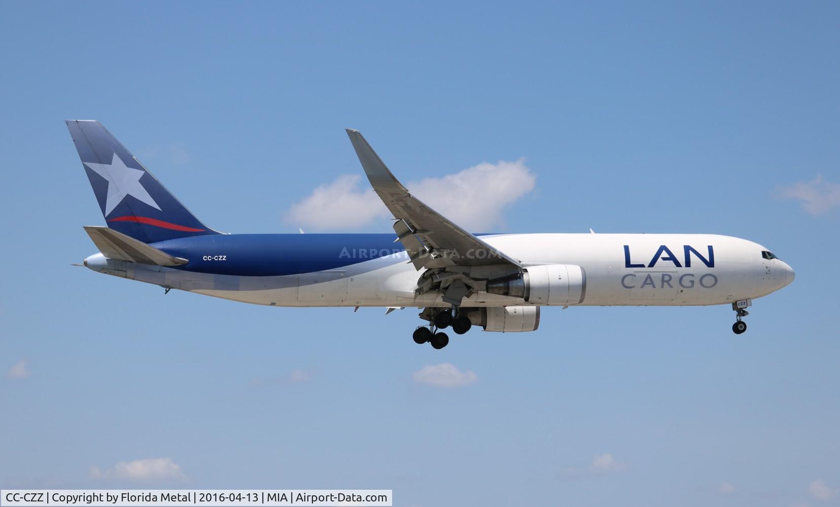 CC-CZZ, 1998 Boeing 767-316F/ER C/N 25756, LAN Cargo