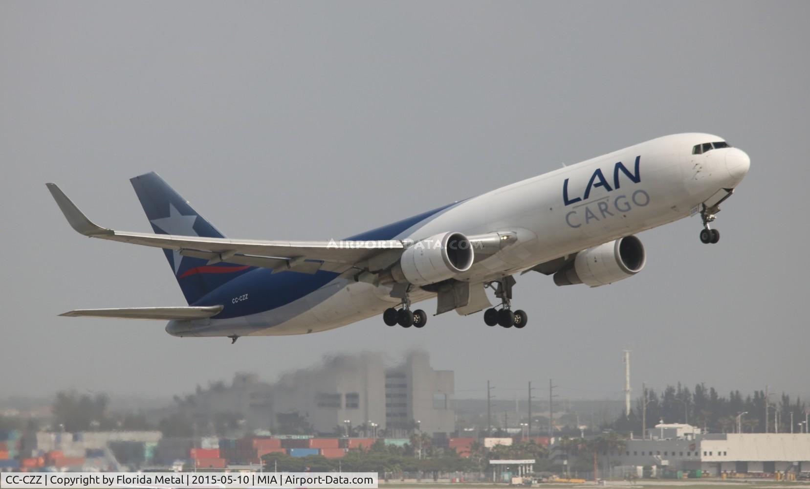 CC-CZZ, 1998 Boeing 767-316F/ER C/N 25756, LAN Cargo