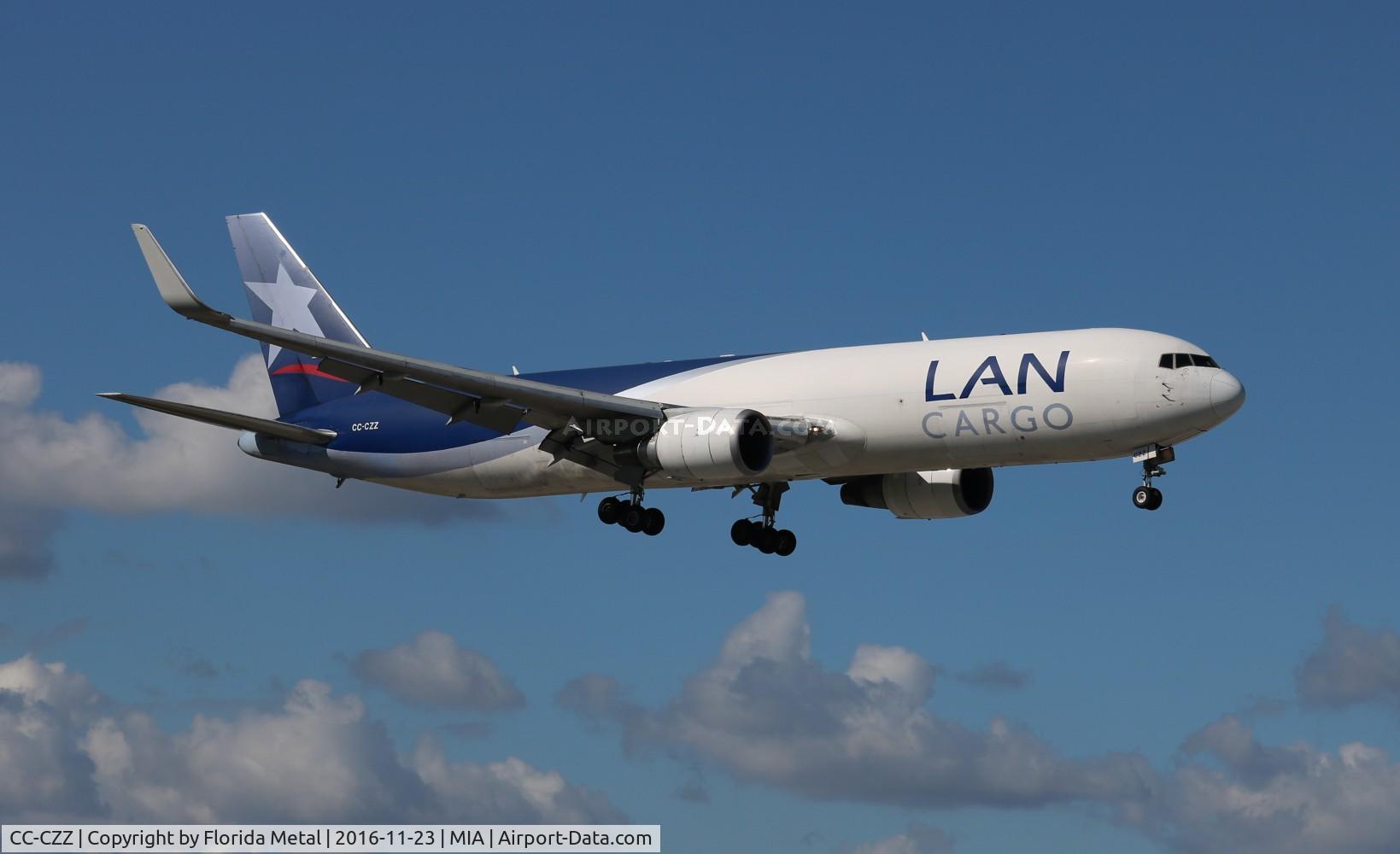 CC-CZZ, 1998 Boeing 767-316F/ER C/N 25756, LAN Cargo