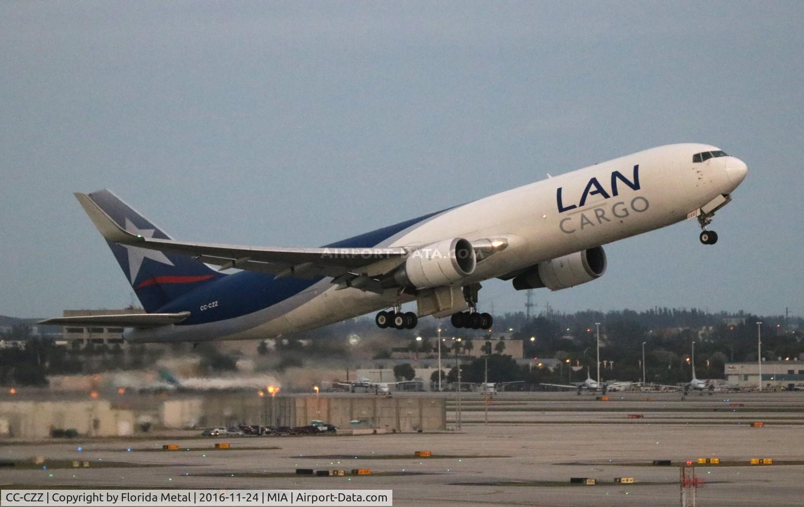 CC-CZZ, 1998 Boeing 767-316F/ER C/N 25756, LAN Cargo