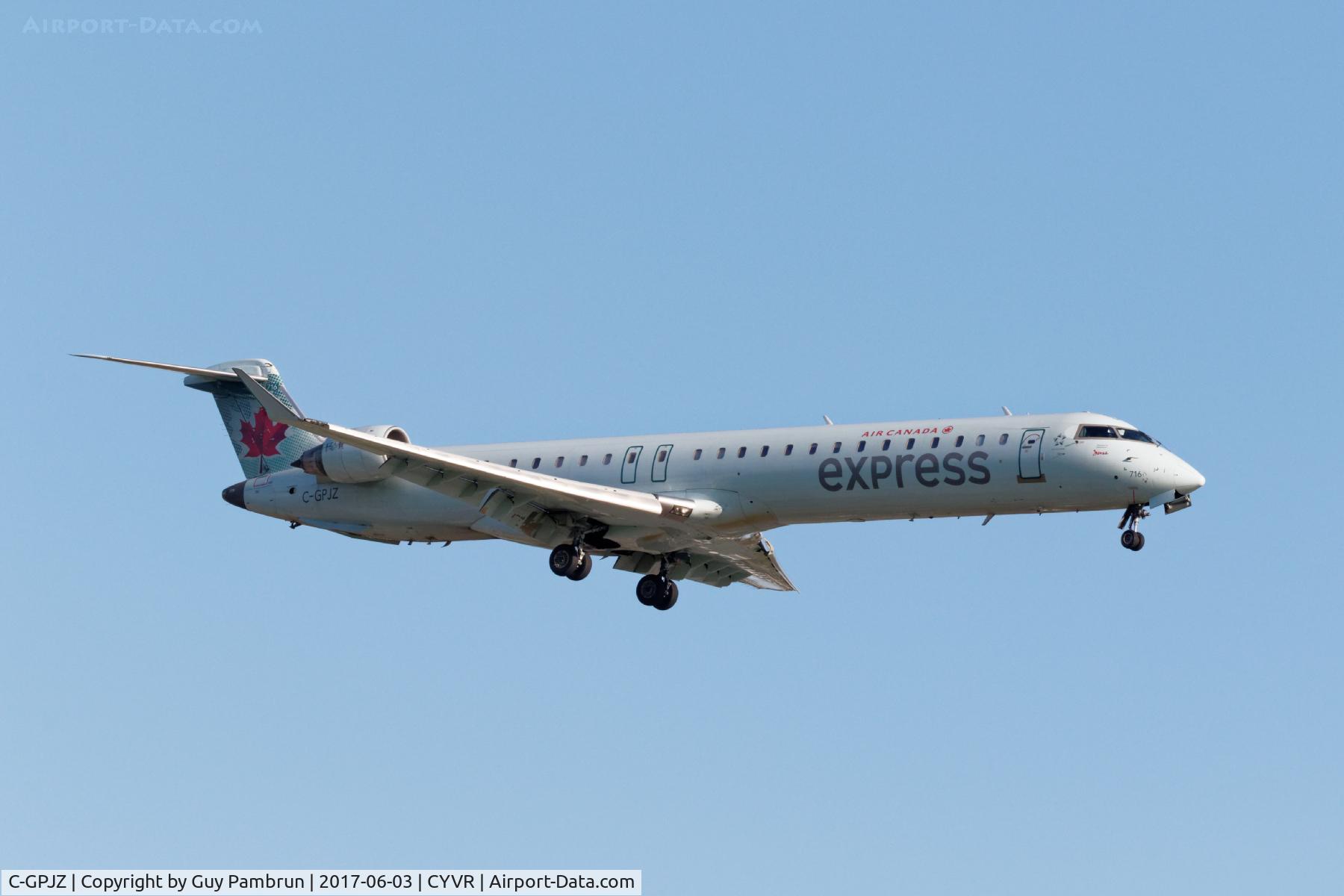C-GPJZ, 2005 Canadair CRJ-705ER (CL-600-2D15) Regional Jet C/N 15055, Landing
