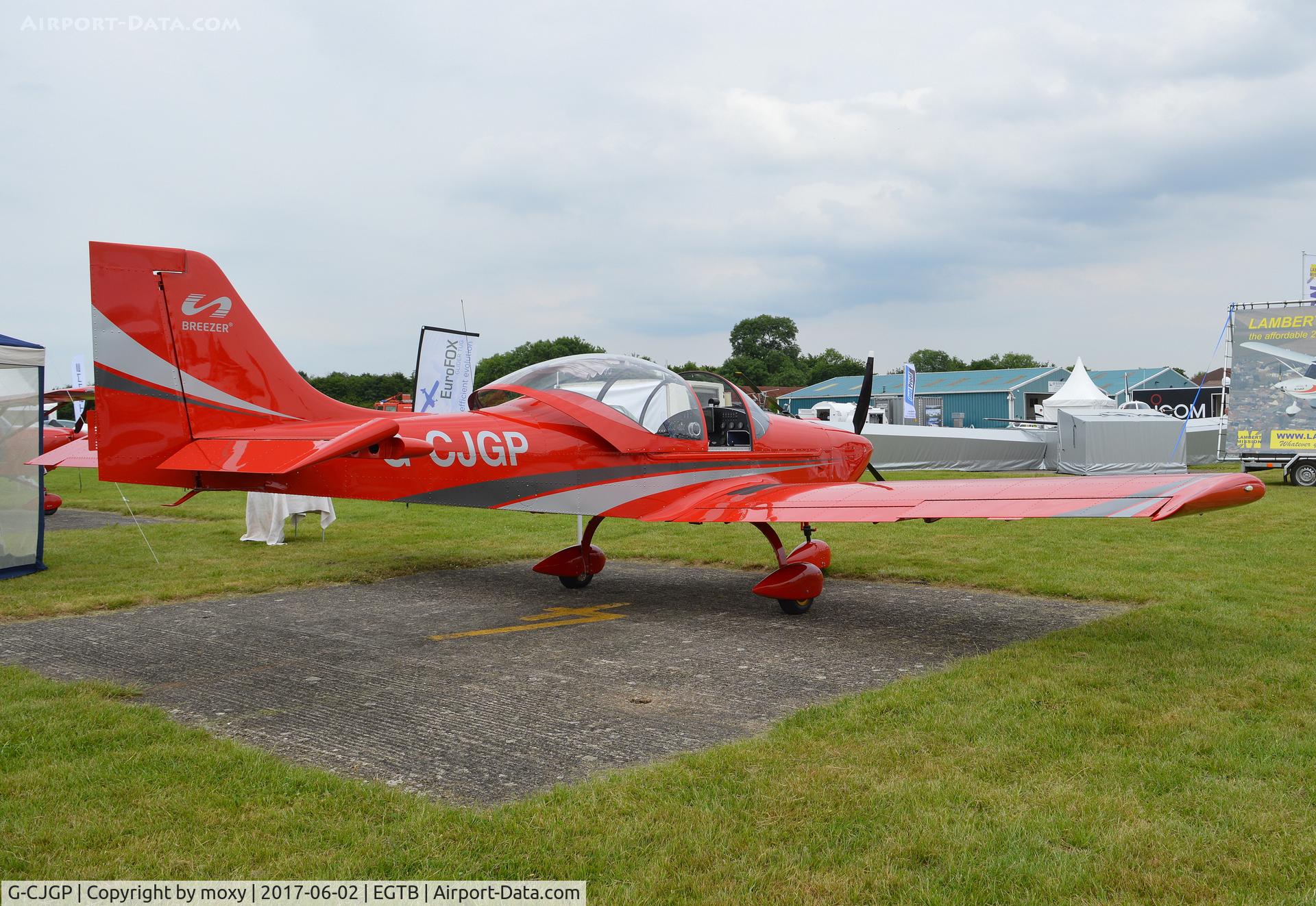 G-CJGP, 2016 Aerostyle Breezer C/N UL139, Ascent Industries Breezer at AeroExpo 2017, Wycombe Air Park.