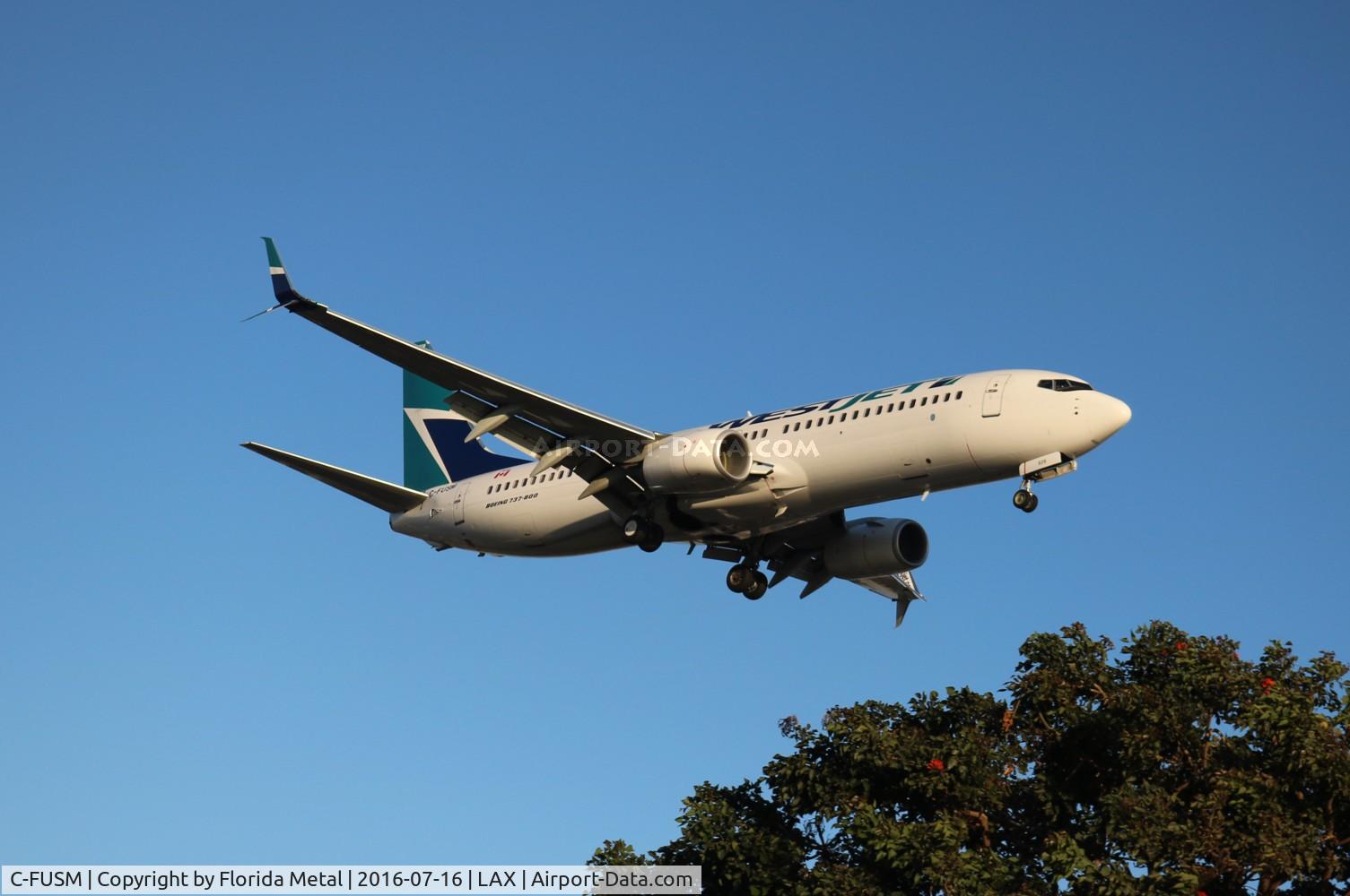 C-FUSM, 2013 Boeing 737-8CT C/N 39081, West Jet