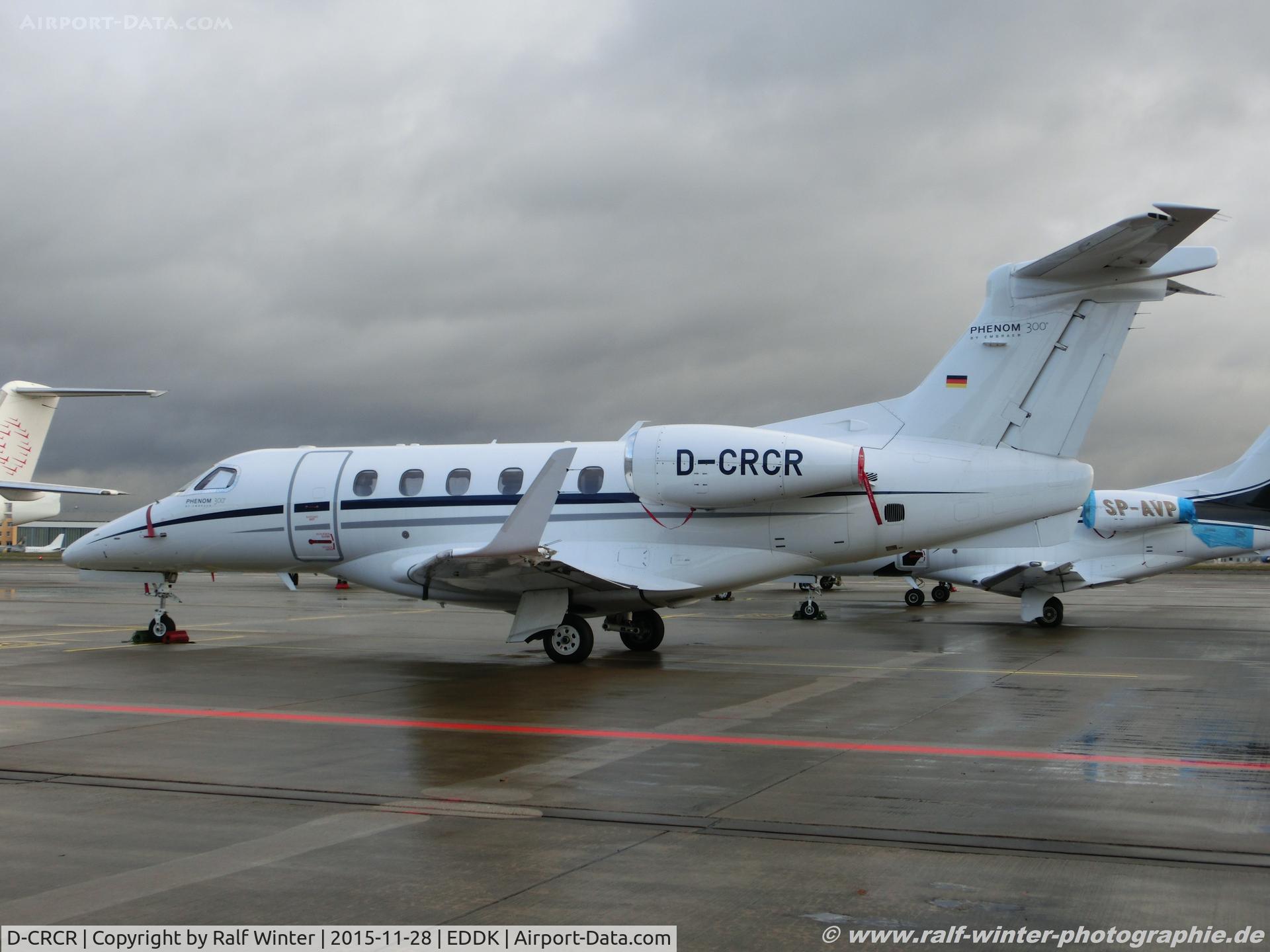 D-CRCR, 2011 Embraer EMB-505 Phenom 300 C/N 50500069, Embraer Phenom 300 EMB-505 - RH Flugdienst GmbH - 50500069 - D-CRCR - 28.11.2015 - CGN