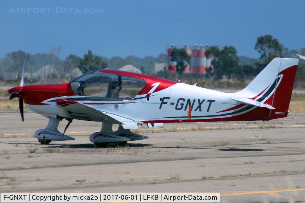 F-GNXT, 2005 Apex (Robin) DR-140-140B C/N 2590, Parked