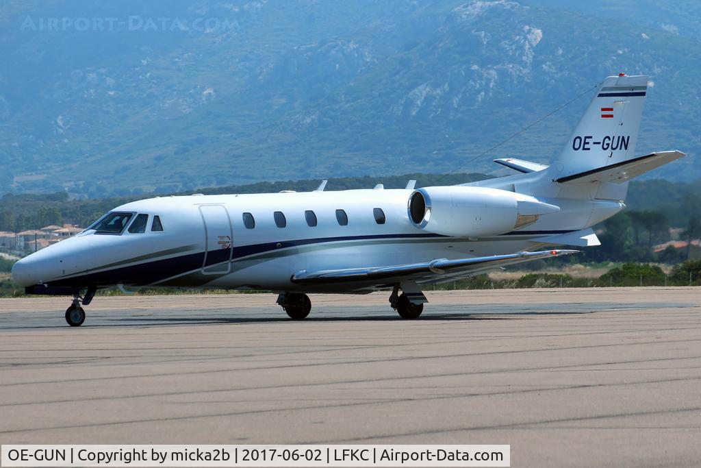 OE-GUN, 2000 Cessna 560XL Citation Excel C/N 560-5061, Taxiing