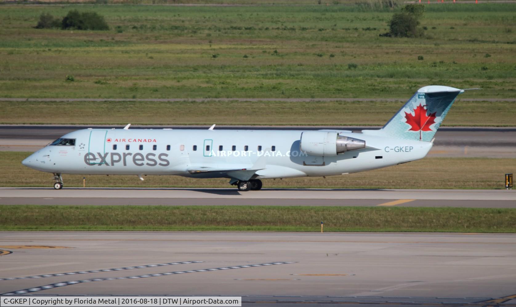 C-GKEP, 1999 Canadair CRJ-200ER (CL-600-2B19) C/N 7303, Air Canada Express